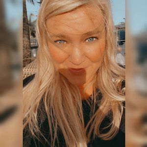 Meet your Posher, Dana